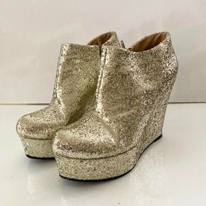 Size 10 gold glitter platform